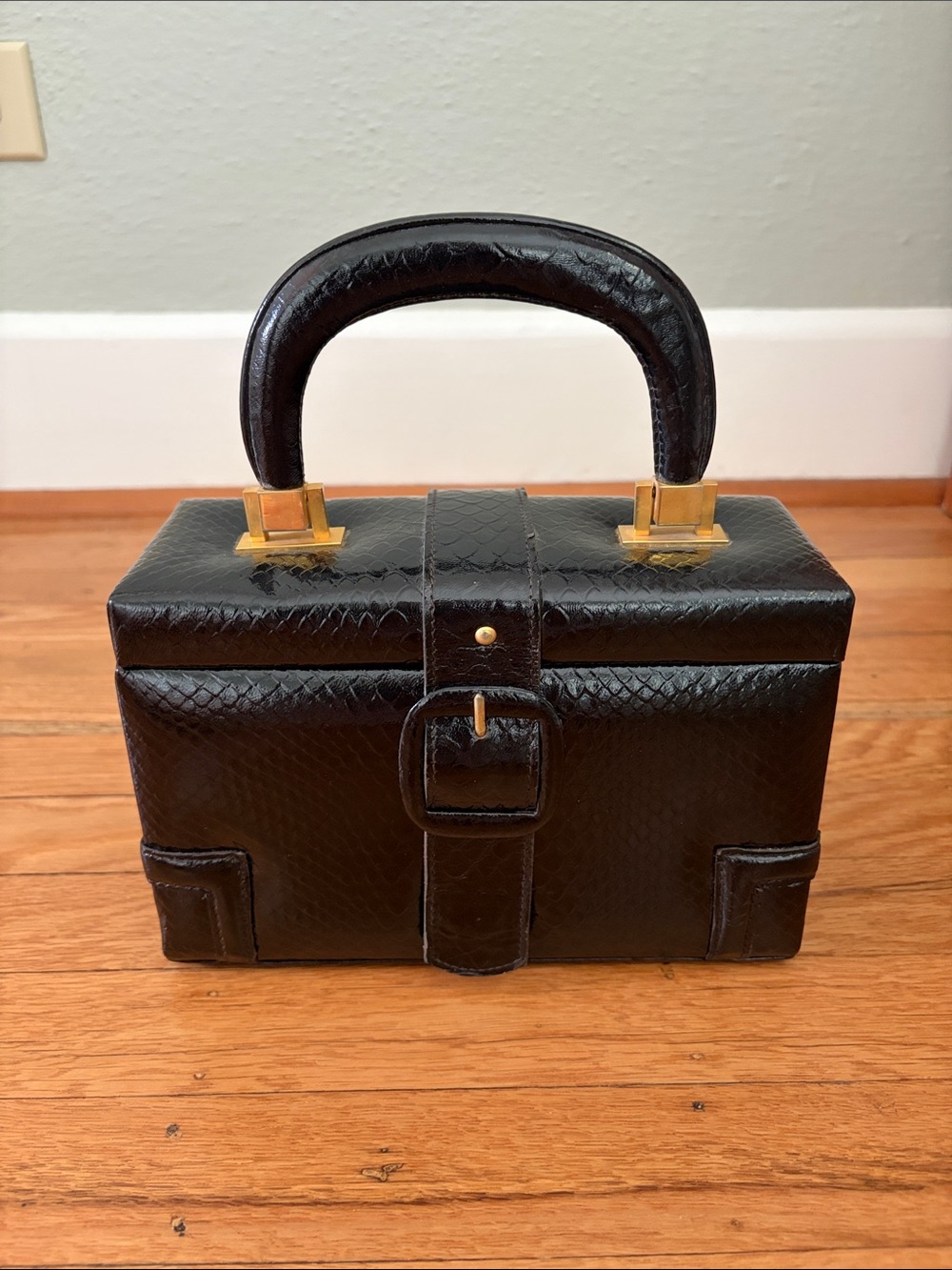 Vintage Areitio 1960’s black leather treasure chest purse